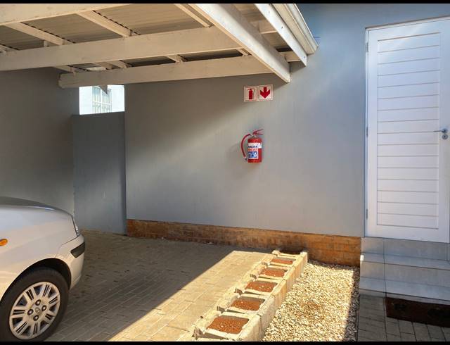 3 BEDROOM TOWNHOUSE RENTED IN CLARENDON